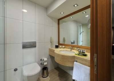 DIVAN ISTANBUL CITY