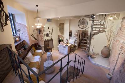 EMPRESS ZOE HOTEL