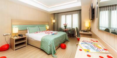 GOLDEN WAY HOTEL