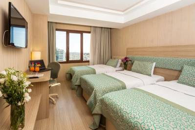 GOLDEN WAY HOTEL
