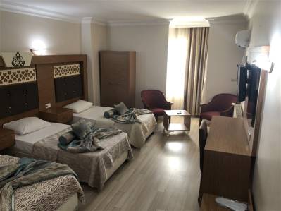 GRAND MILAN HOTEL