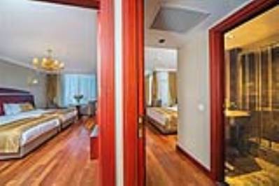 GOLDEN PARK HOTEL