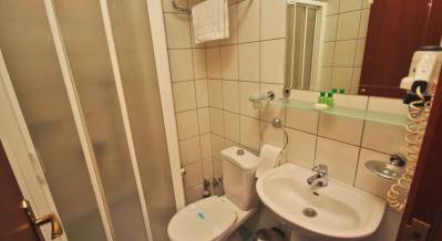 GOLDEN REST HOTEL