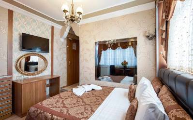 GRAND GROSS HOTEL