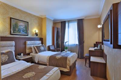 GRAND HILARIUM HOTEL