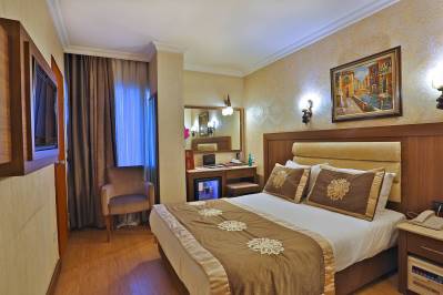 GRAND HILARIUM HOTEL
