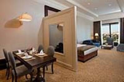 ISFANBUL HOLIDAY HOME & SUITES
