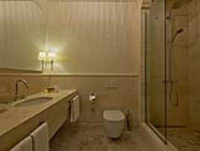 ISFANBUL HOLIDAY HOME & SUITES