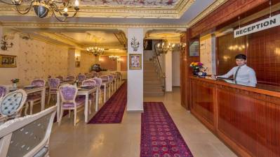 ISTANBUL HOLIDAY HOTEL