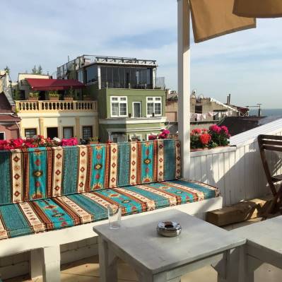ISTANBUL HOLIDAY HOTEL
