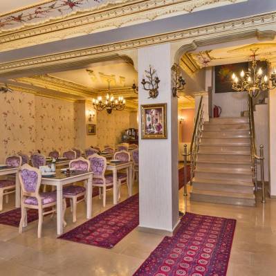 ISTANBUL HOLIDAY HOTEL