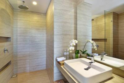 JIMBARAN BAY BEACH RESORT & SPA