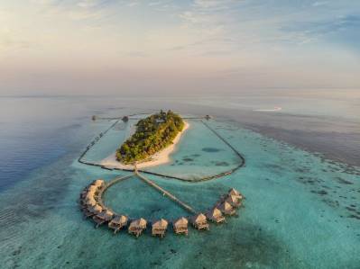 KOMANDOO ISLAND RESORT & SPA