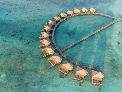 KOMANDOO ISLAND RESORT & SPA