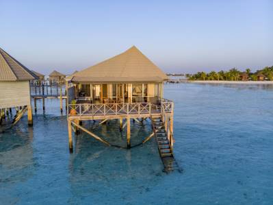 KOMANDOO ISLAND RESORT & SPA