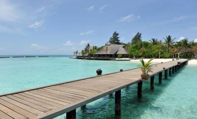 KOMANDOO ISLAND RESORT & SPA