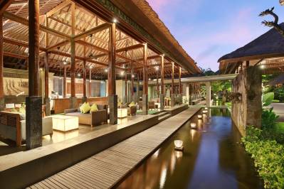LEGIAN BEACH HOTEL