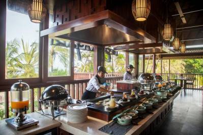 LEGIAN BEACH HOTEL