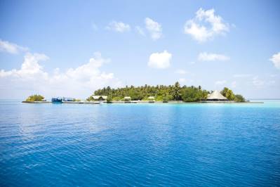 MAKUNUDU ISLAND