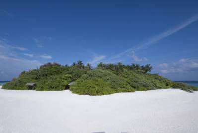 MAKUNUDU ISLAND