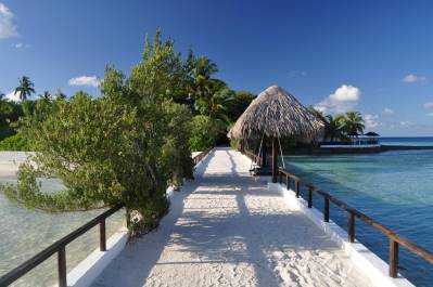 MAKUNUDU ISLAND