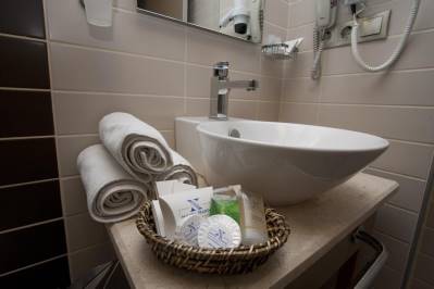 HOTEL NANDA