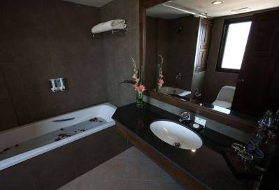 NORA CHAWENG HOTEL