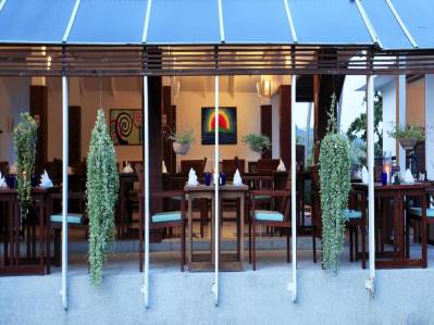 NORA LAKEVIEW HOTEL
