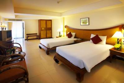 NORA LAKEVIEW HOTEL