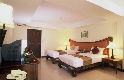 NORA LAKEVIEW HOTEL