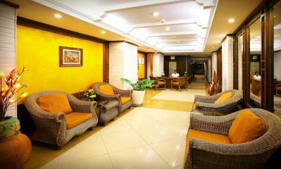 NORA LAKEVIEW HOTEL