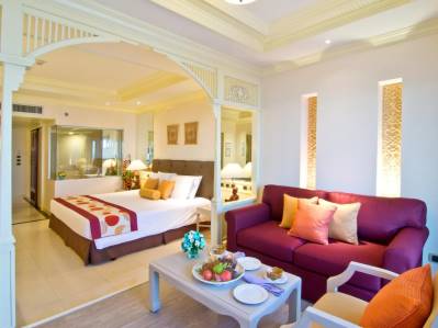 ROYAL CLIFF BEACH HOTEL