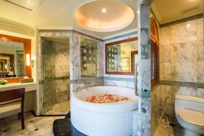 ROYAL WING SUITES & SPA