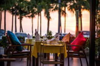 SEA BREEZE JOMTIEN RESORT