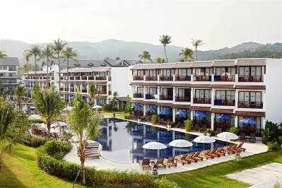 SUNWING KAMALA BEACH