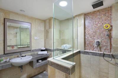 SWISS-BELHOTEL SEGARA