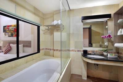 SWISS-BELHOTEL SEGARA