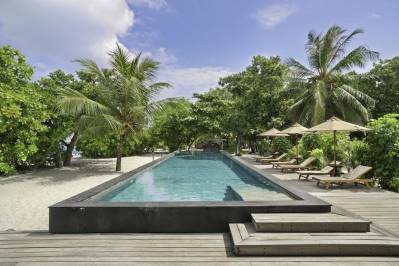 THE BAREFOOT ECO HOTEL