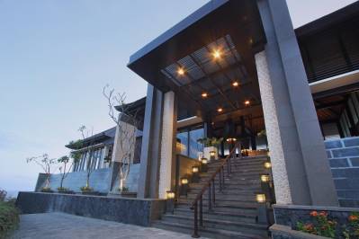 ULU SEGARA LUXURY SUITES & VILLAS