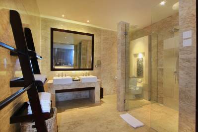 ULU SEGARA LUXURY SUITES & VILLAS