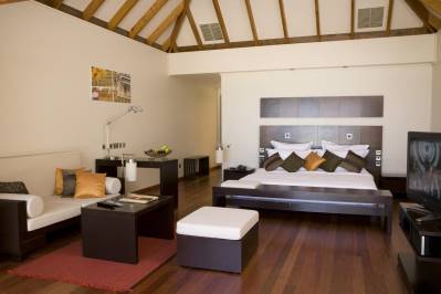 VELIGANDU ISLAND RESORT & SPA