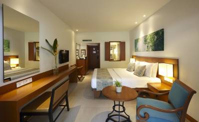 WOODLANDS HOTEL & RESORT