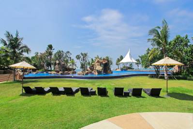 WHITE SAND BEACH RESIDENCES PATTAYA