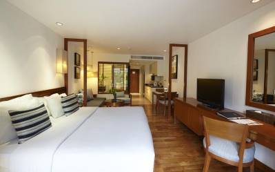 WOODLANDS SUITES SERVICED RESIDENCE