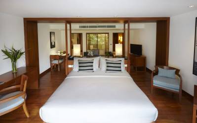 WOODLANDS SUITES SERVICED RESIDENCE