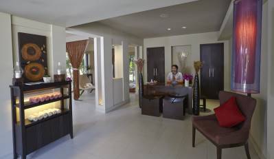 WOODLANDS SUITES SERVICED RESIDENCE