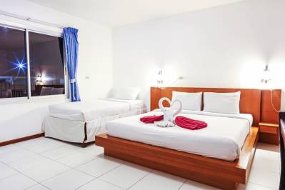 BAAN NUENG RESORT KATA