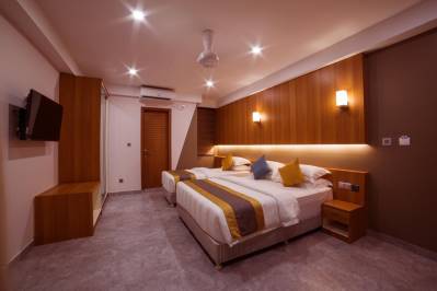 KUREDHI BEACH INN